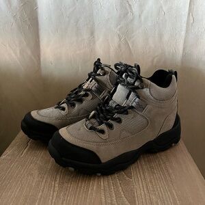 Women’s Hiking Boots